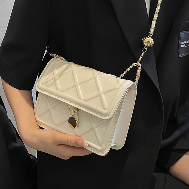 

Новая маленькая квадратная сумка женская через плечо универсальная сумка на плечо сумка под мышкой