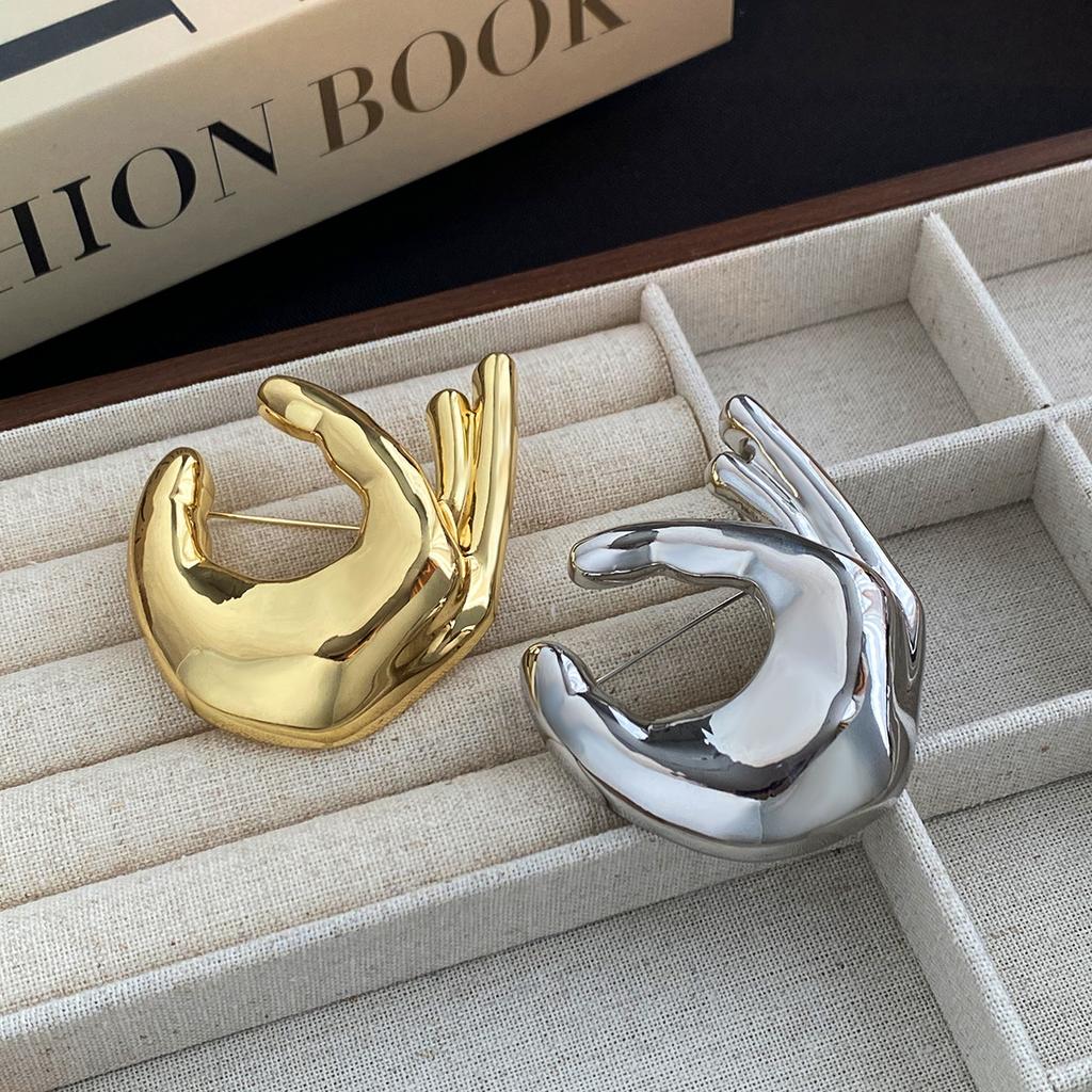 Metal Smooth Fashion Creative Alloy Ok Gesture Brooch Men'S Suit Texture Niche Accessories