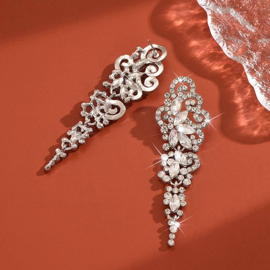 Niche Design Super Flash Crystal Full Diamond Fringed Earrings Long Temperament Earrings Thin Dinner Earrings