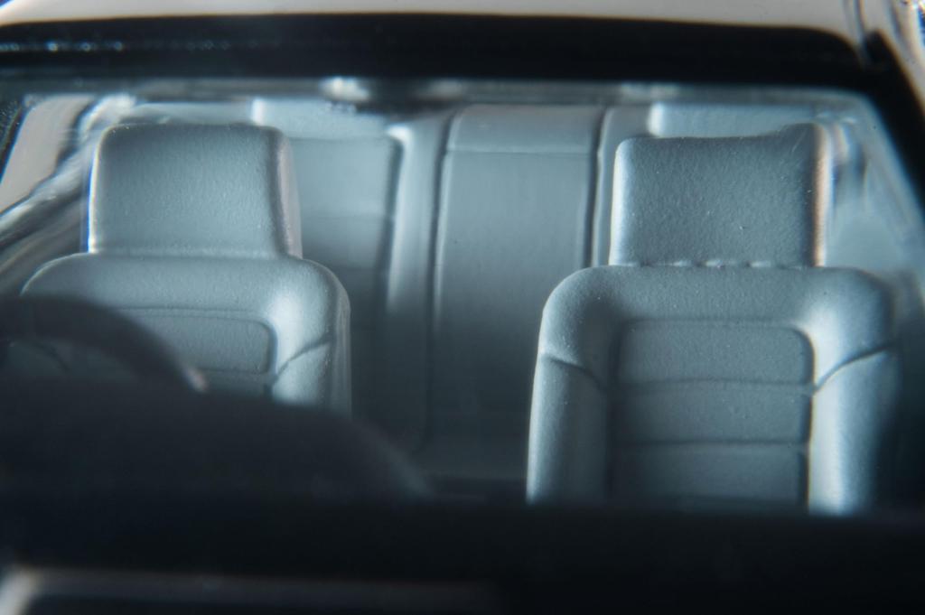 Tomytec Tomica Limited Vintage Neo LV-N319b Nissan Cefiro Cruising Gray M 1990 Model (Assembled)