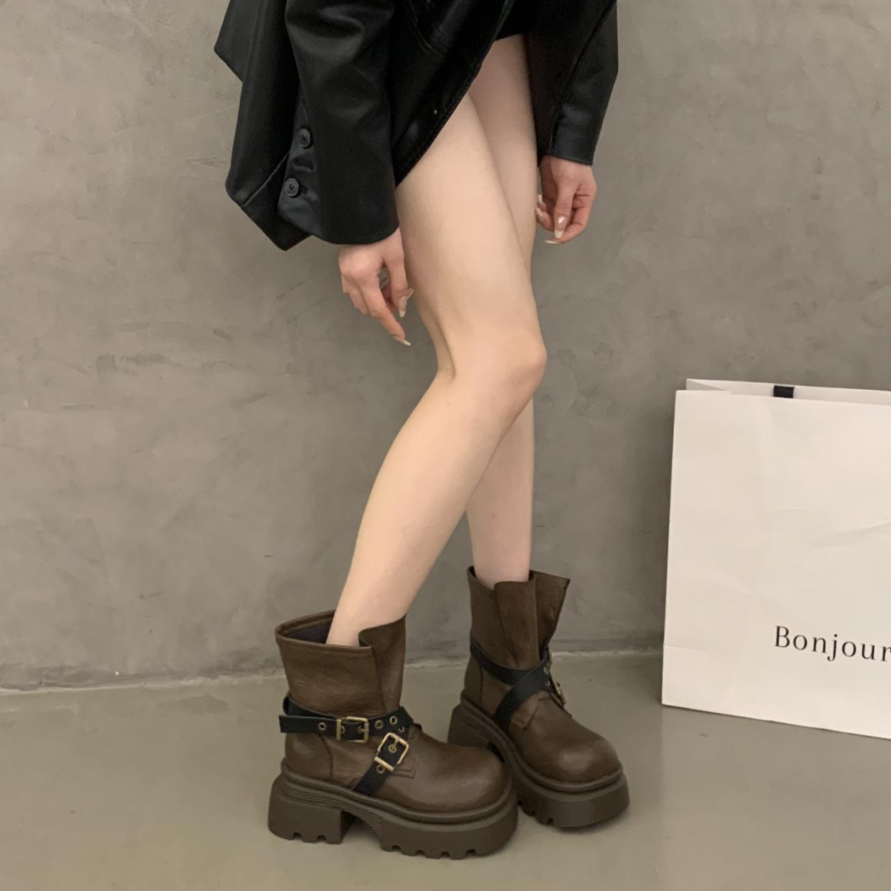 

Женская обувь больших размеров 41-43 Oufan платформа короткие ботинки женская осенняя мода небольшое увеличение роста пряжка ремня жареные уличные ботинки Мартина 42 хаки