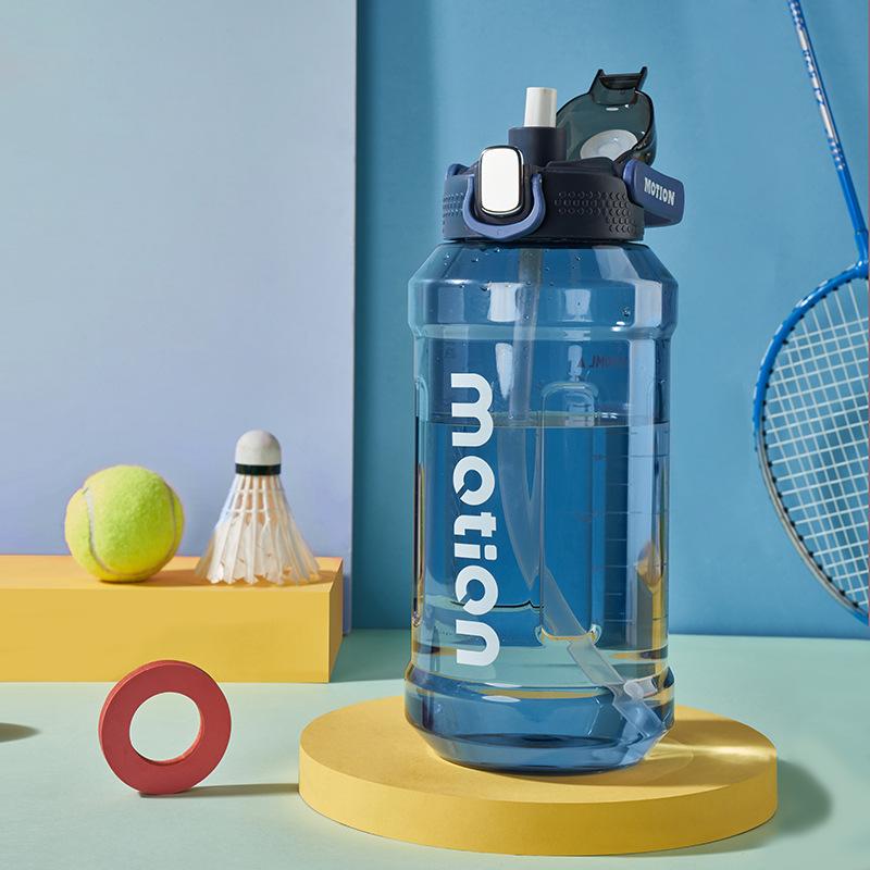 Nowy Przenośny Uchwyt Sportowy Czajnik Odbijana Dysza Ssąca Podwójny Kubek do Picia Fitness Akademik Studencki Duża Pojemność Plastikowy Kubek na Wodę
