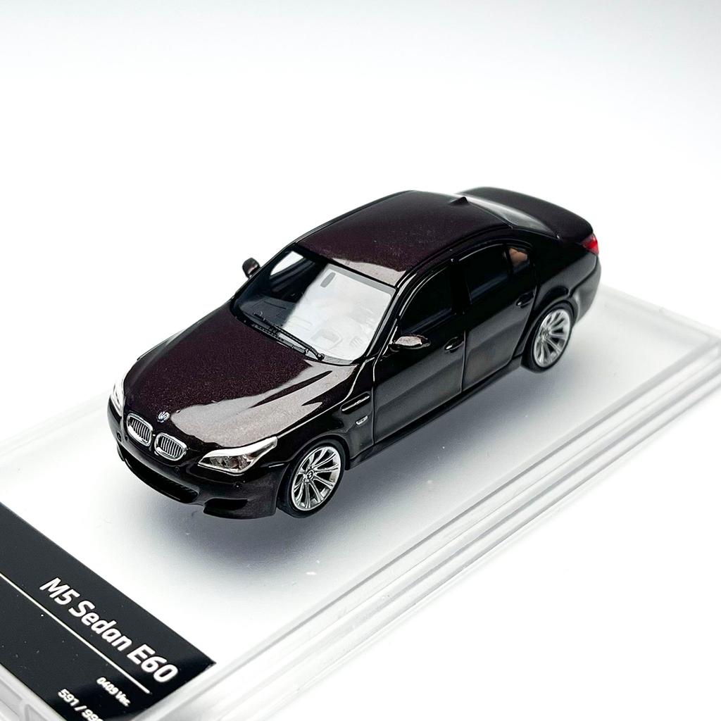 KING MODEL Diecast 1/64 Scale BMW M5 E60 E61 brown white Car Model Alloy BMW M5 Toy Car Model Collection and Display Item