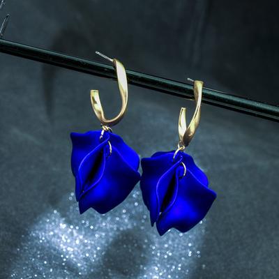 1 Pair Pendant Earrings Sweet Exquisite Piercing Rose Petal Hoop Earrings for Daily Life