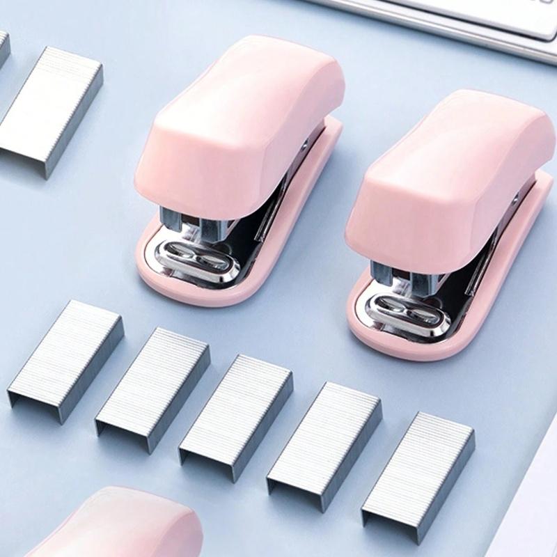 1pcs Pink 3-In-1 Mini Stapler, Saddle Stapler And Staple Remover Set (Capacity: 830 Staples), 26/6 Standard, Back To School