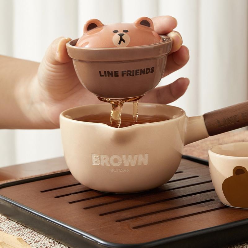 Creative Bear Ceramic Tea Set 1 Pot 4 Cups Portable Kung Fu Tea Set Traveling Lazy Side Handle Pot Quick Cup Bubble Tea Tray