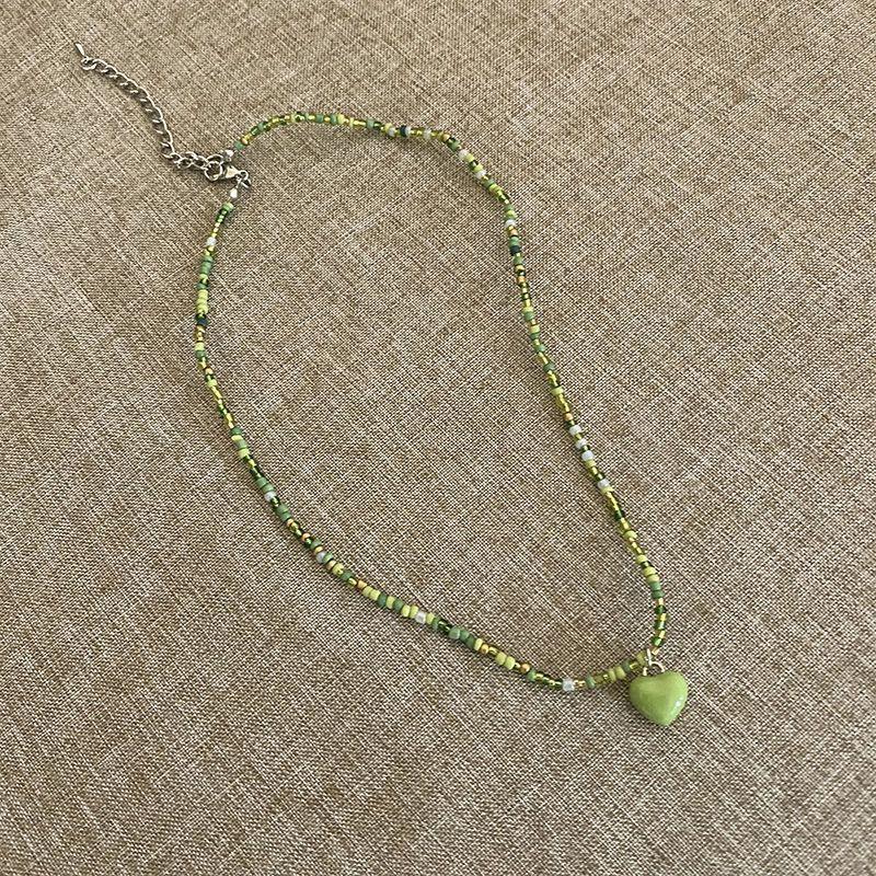 Color beaded love necklace women's tide cool niche design sense neck chain simple and versatile girl heart collarbone chain