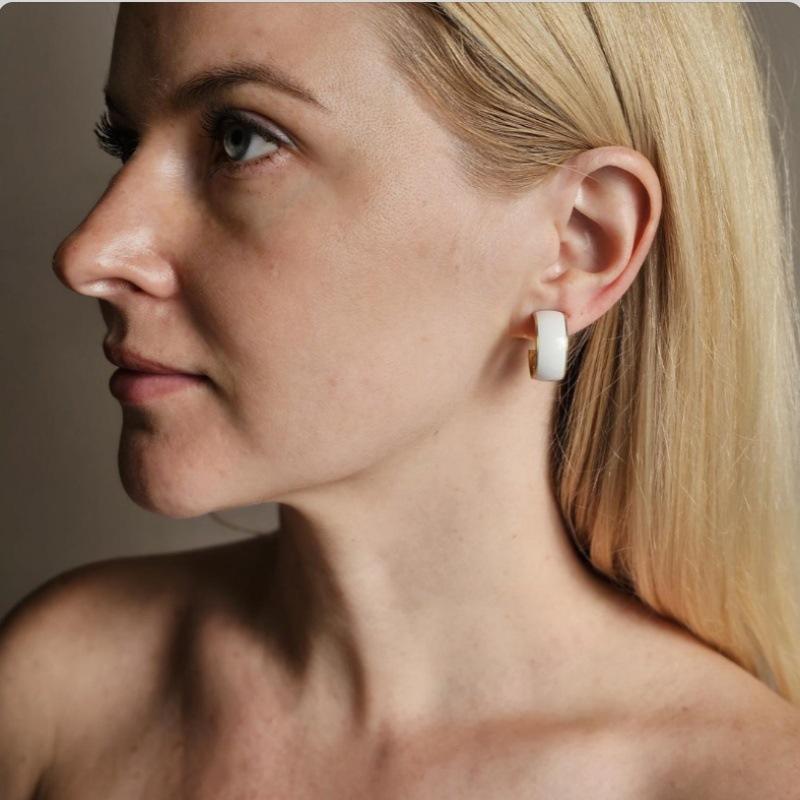 Personalized Drip Earrings, Retro Earrings, Simple Temperament, Wide-Sided White, Trendy White, Fashionable Ear Clips