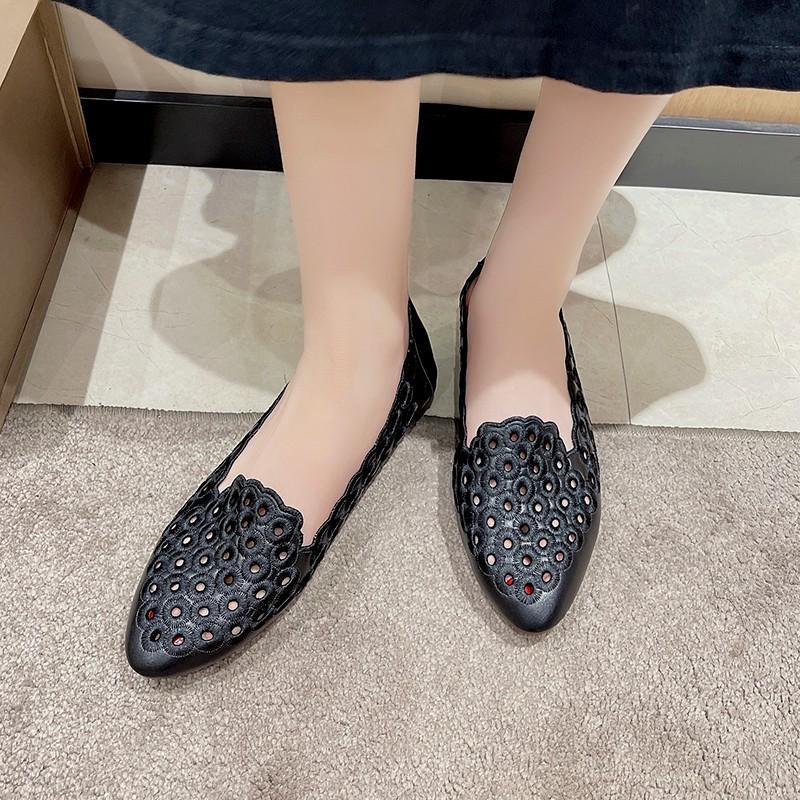 2025 Women's Soft Leather Breathable Slip-on Sandals