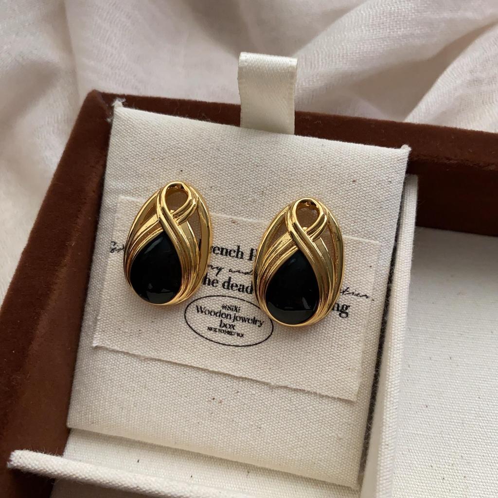 Niche Design Sense Light Luxury Court Style Golden Simple Water Drop Hollow Enamel Drop Glaze Stud Earrings Exquisite Versatile Earrings