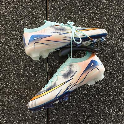 New Soccer Shoes Men's Football Boots Grass Training Society Soccer Cleats Non-slip Football Field Boot Crampons De Football
