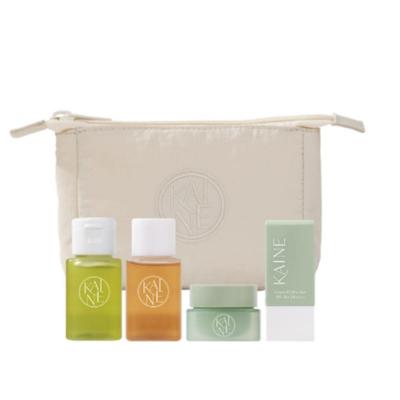 4-stufiges Reise-Set (Reiniger + Toner + Creme + Sonnenschutz + Tasche) Die wesentliche vegane Hautpflegeroutine für strahlende Haut überall