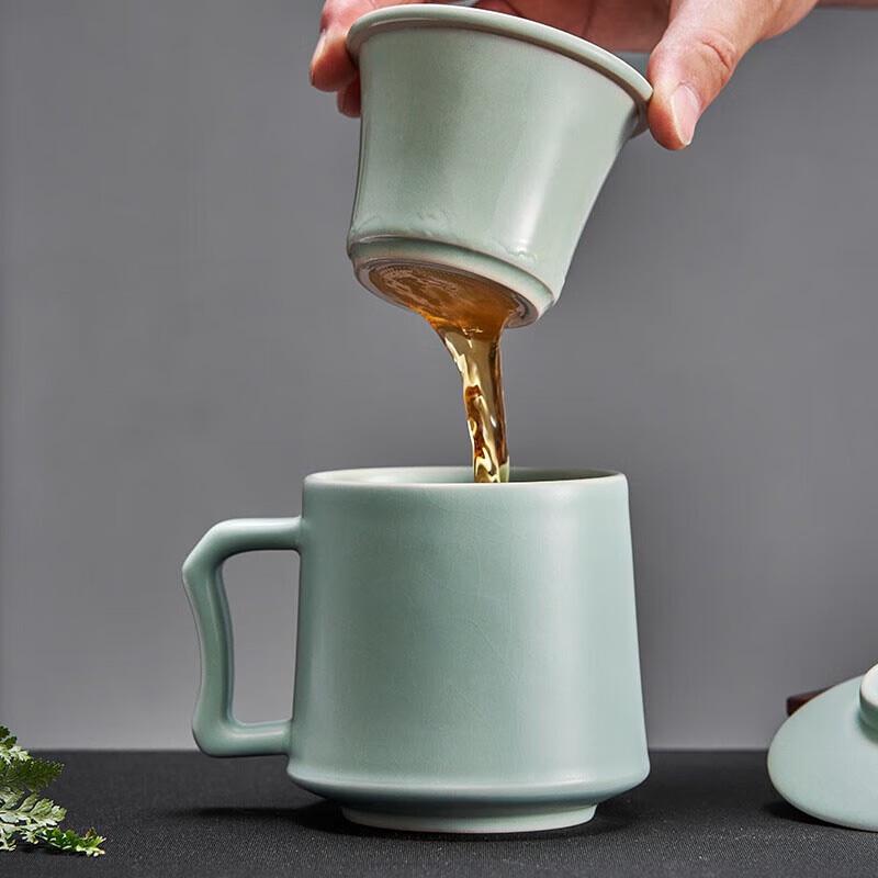 Dehua White Porcelain Office Tea Mug with Ceramic Infuser