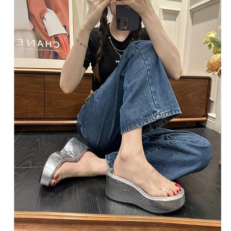 Keilabsatz erhöhte dicke Sohle transparenter Riemen Ein-Wort-Slipper Damenschuhe tragen 2025 Sommer Mode Temperament Sandalen