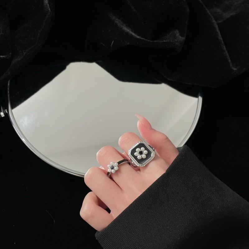 Charming Retro French Pearl Flower Ring For Women Adjustable Copper Design With Floral Pattern