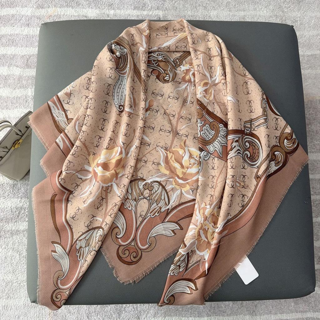 New loose beard large square scarf women's fashion temperament decorative warm scarf travel outside shawl