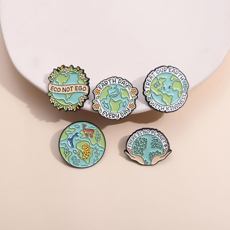 Ocean Eyecatching Green Brooch Fun Cartoon Design For Stylish Fashion Ecofriendly