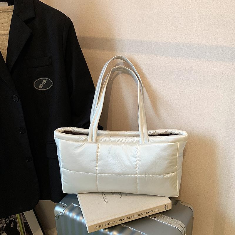 

Down cotton bag, women s large-capacity casual tote bag, lightweight niche large-capacity shoulder underarm bag белый