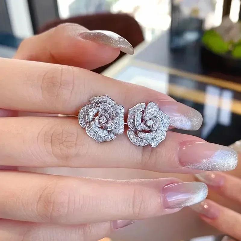 Orecchini Stile Celebrità Francese Fiore di Camelia Intagliato Vintage Orecchini con Zirconi Accessori Regalo per San Valentino
