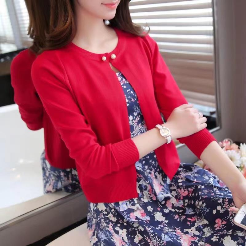 Pletený svetr dámské 2019 podzimní dámský svetr s dlouhým rukávem na jeden knoflík, černá bílá