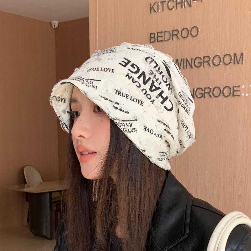 Women's Slouchy Beanie for Spring & Autumn: Stylish Postpartum Hat for a Trendy, Small Face Look.