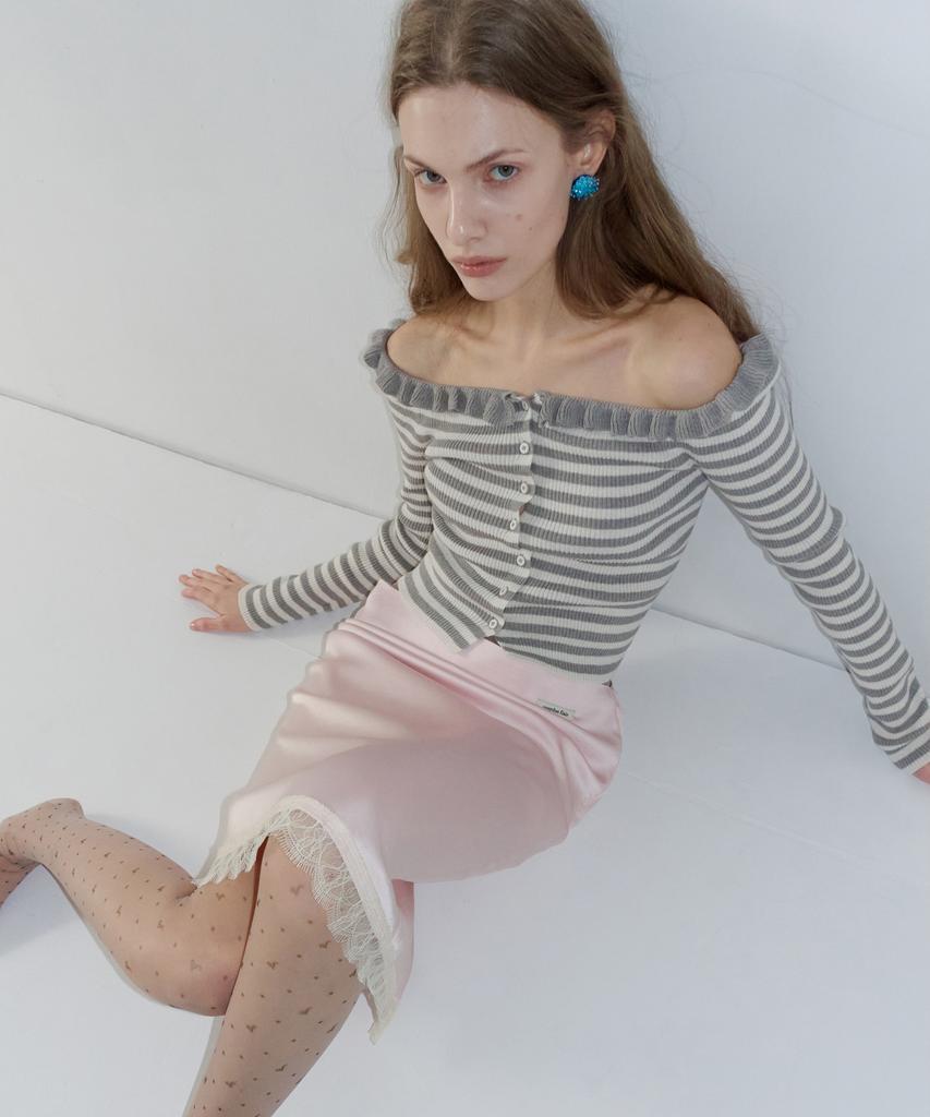 Obeodyupeulleeo Off Shoulder Frilled Stripe Cardigan_Cream/Grey