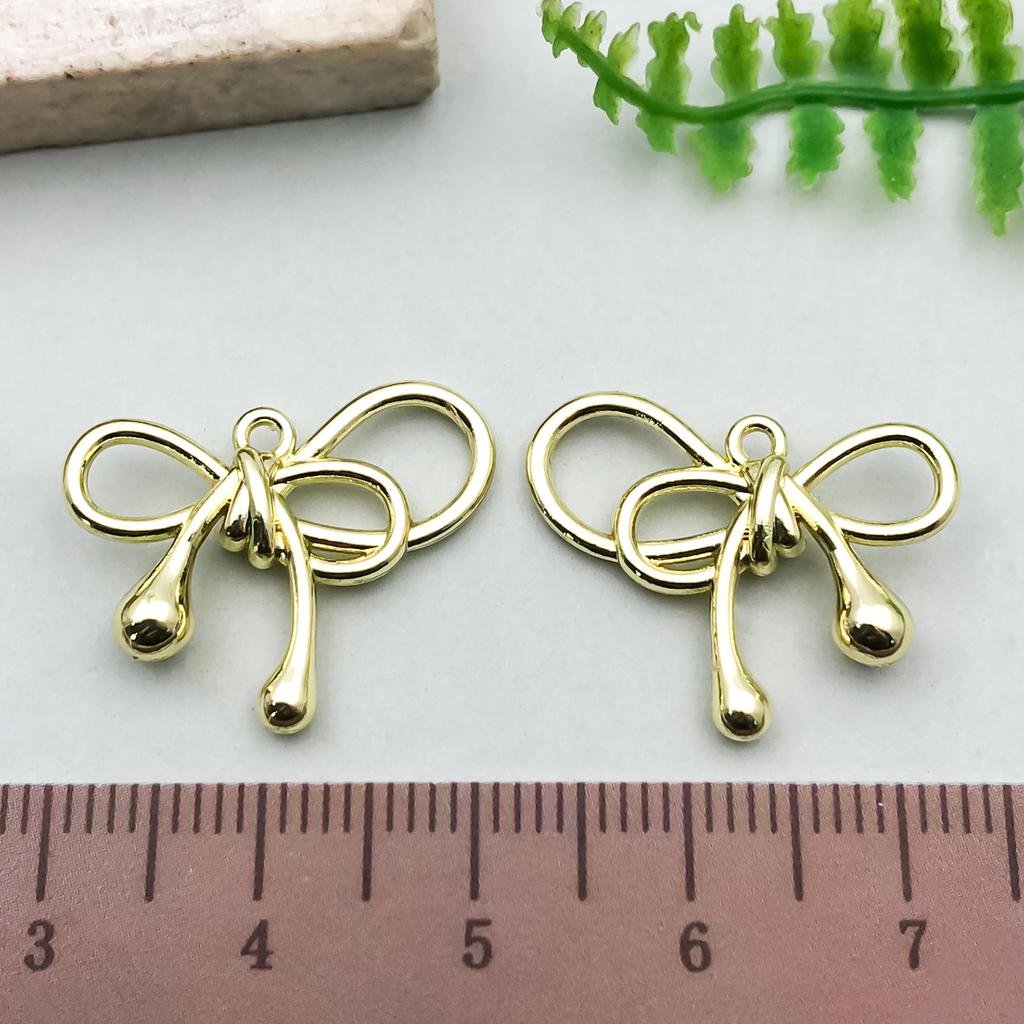 Hängender Vergoldeter Farbechthaltender Diy Schleife Hohl Anhänger Anhänger, Legierung Halskette, Armband, Ohrringe, Handgefertigter Schmuckzubehör