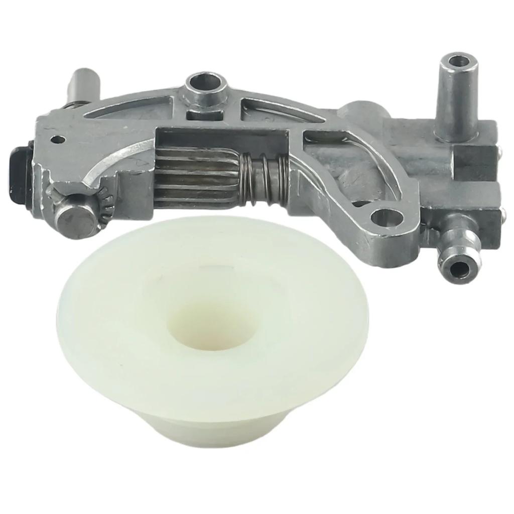 Chainsaw Oil Pump With Worm Replacement Drive Gear Fits For Chain Saw 5200 4500 5800 52cc 45cc 58cc Gasoline Chainsaw Spare Part
