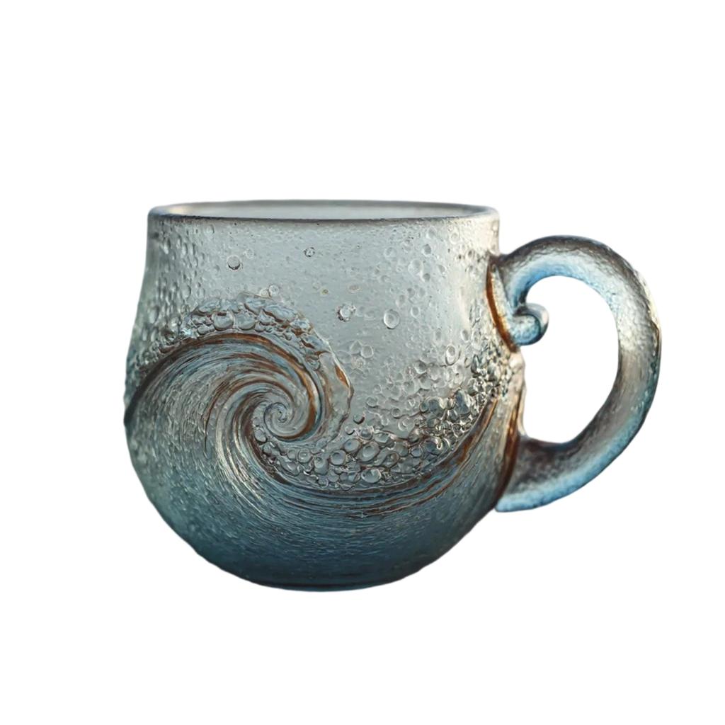 Einzigartiger Wasserbecher, Sonnenuntergangs-Becher aus Meeresglas, 350 ml handgeblasener Becher aus Meereswellenglas, strukturierte Meereswellen-Design