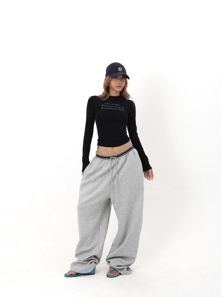 Slim-Fit Trendy Letter Print Long-Sleeved Top - Fashionable & Unique Design