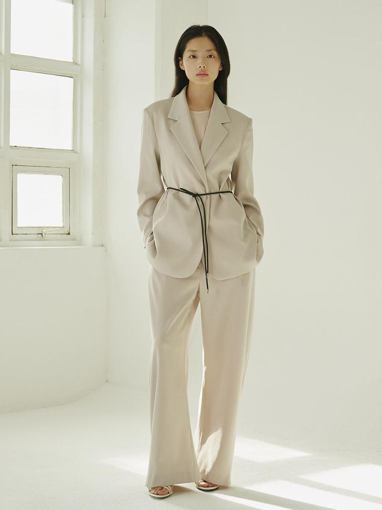 NOUVE Curved Tailoring Pants - Ash Beige