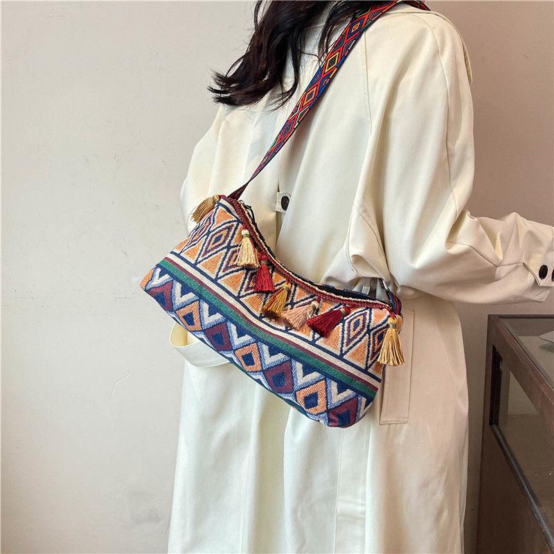 Female Ethnic Style Large Capacity Bag Tassel Bag Tote Bag Crossbody Bag Simple and Beautiful Shoulder