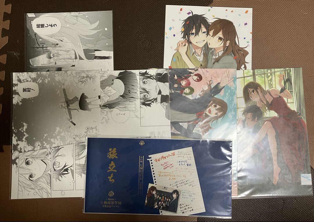

[USED] Horimiya: 3 types of reproduction manuscripts, 3 types of original drawing sheets, artbook and graduation album layered cover