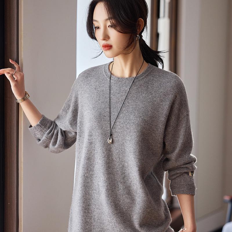 2025 Autumn Women's Mid-Length Pure Wool Knitwear: Loose, Round Neck Korean Style Sweater