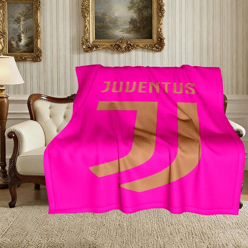 Soft Juventus Football Club Blanket Perfect for Snuggling Up On the Sofa, Ideal for Cozying Up In the Bedroom