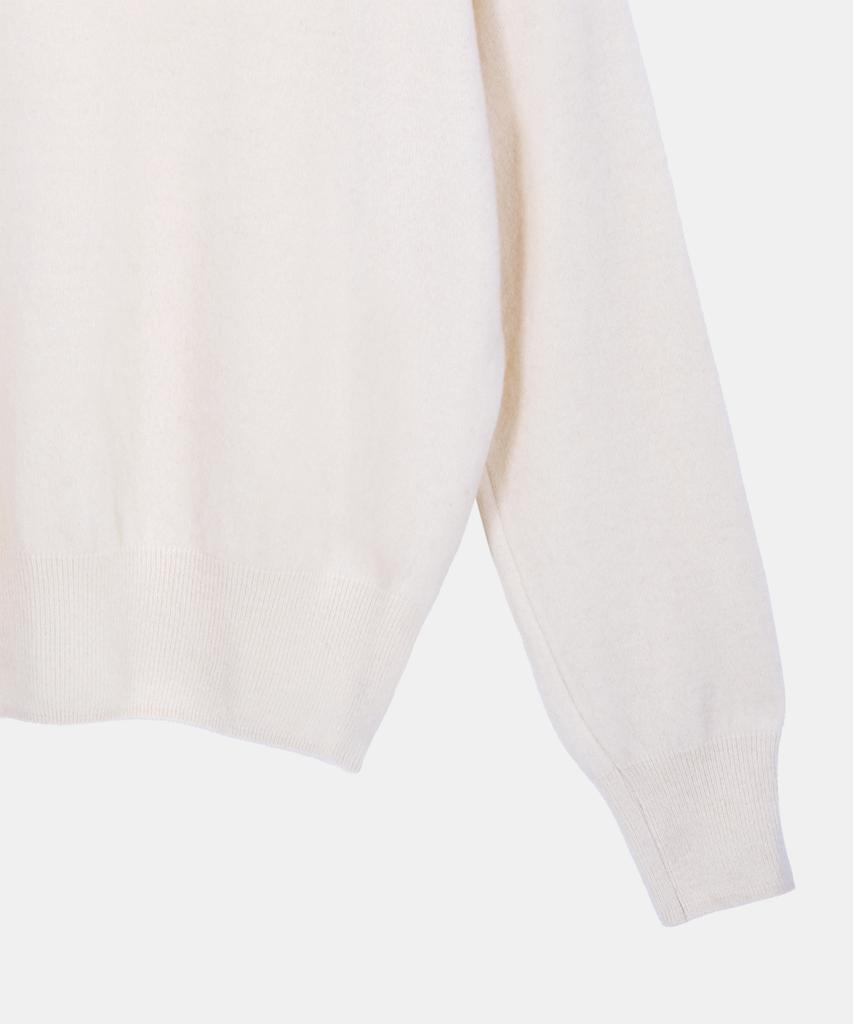 POETSEOUL Sign V-Neck Knit_Ivory