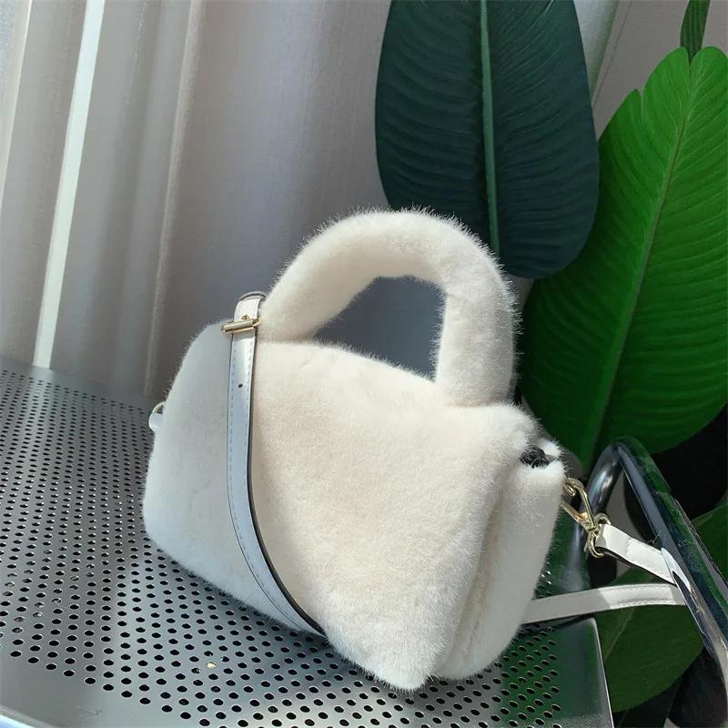 Winter Fashion Faux Fur Shoulder Bag for Women Plush Square Tote Bag Elegant Furry Crossbody Purse