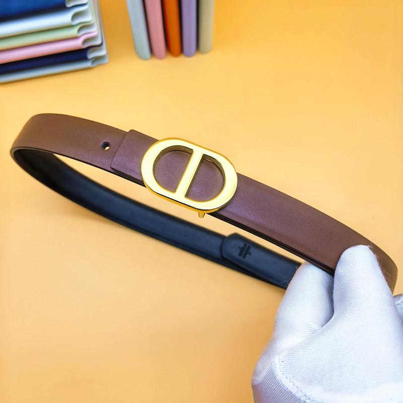 Ceinture CD en Cuir pour Femme Largeur 2,5 cm - Tendance, Polyvalente, Fashion, Accessoire de Taille Décoratif pour Jeans et Jupes.