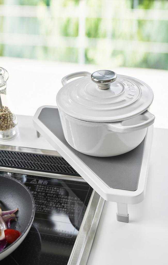 Yamazaki Jitsugyo Stove Corner Rack White Approx. W22 x D22 x H5.3cm Plate Stove Back Rack Pot Holder 3569