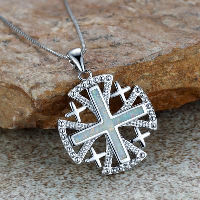 European and American Fashion Womens Cross Pendant Necklace Exquisite Necklace Accessories