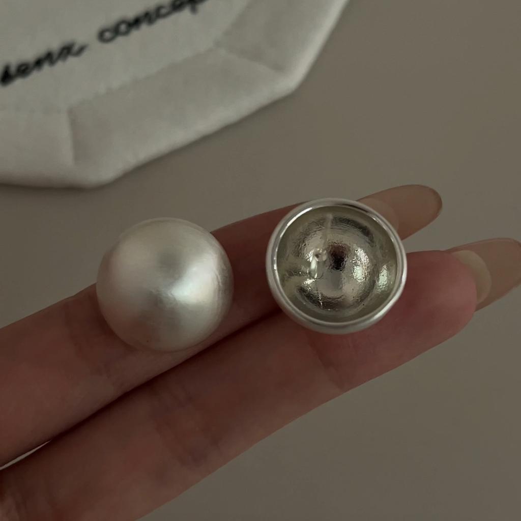 Brushed Ball Earrings Women's High-end Matte Niche Design Light Luxury Temperament Ball Ear Buckle Texture Retro Stud Earrings