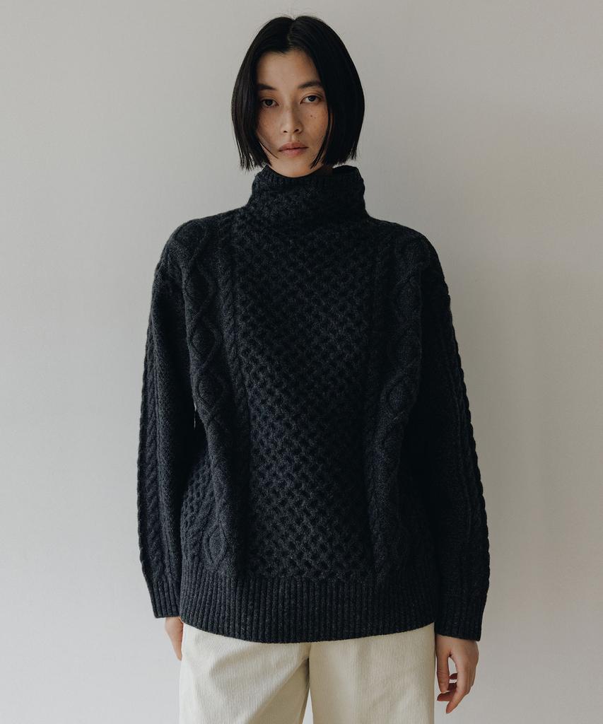 Beullaengkeulumumeon Cable Turtleneck Knit_Charcoal