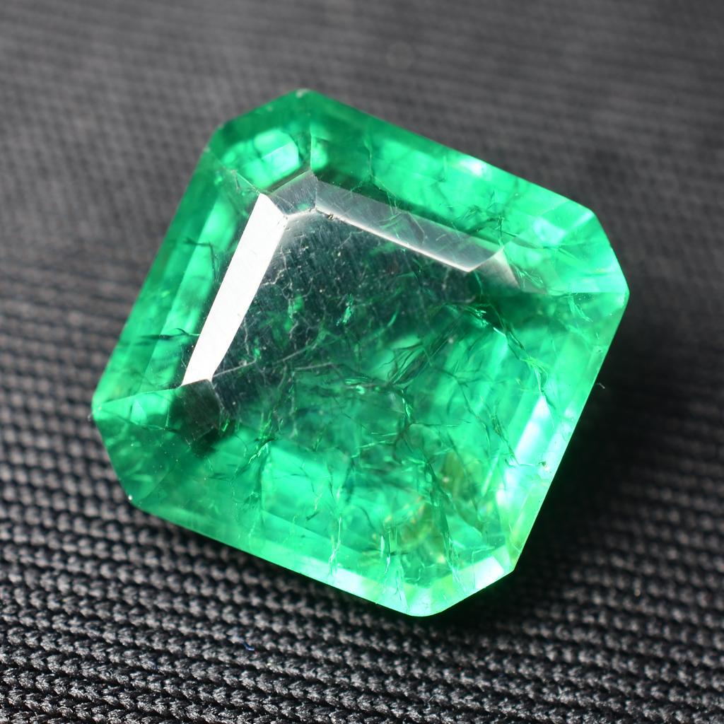 Natural Green Emerald Loose Gemstone 10.32 ct Square Cut for Jewelry Making and Gem Collections