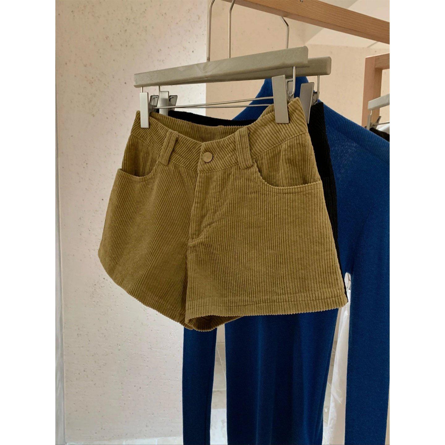 

Plus Size Khaki Corduroy Wide-Leg Pants for Women - Warm Autumn/Winter Bootcut Pants S