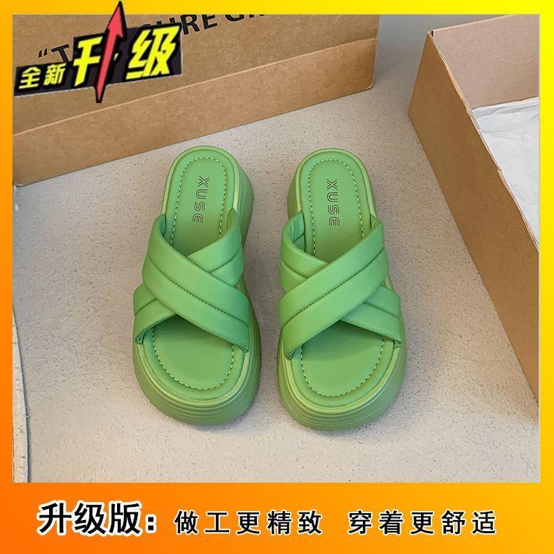 2025 summer new French heightening slippers women's fashion outer wear one word non-slip beach vacation non-slip cool slippers