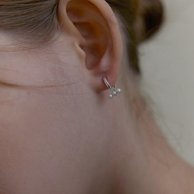 Lewe Three Pearl Line Earring