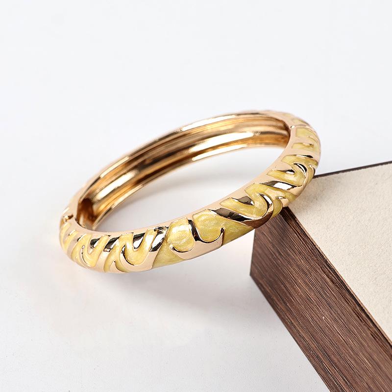 Elegant Retro Colorful Enamel Drip Oil Diamond Pattern Bracelet
