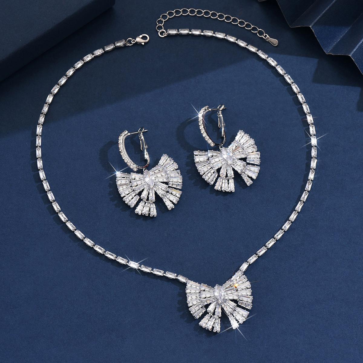 Exquisite and dynamic butterfly bow collarbone chain earrings with high-end feel, evening party, light luxury jewelry