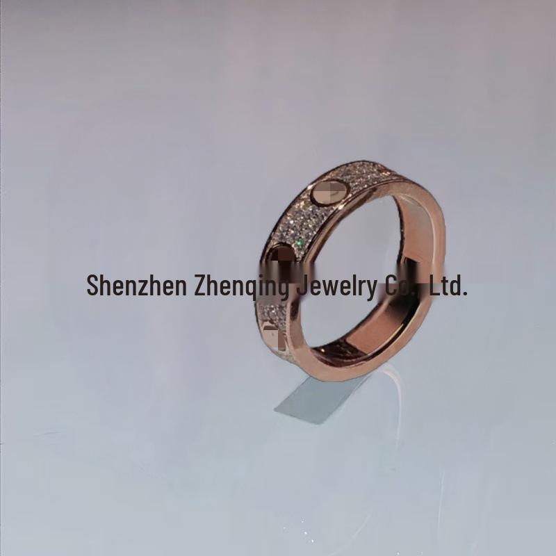 Hochwertige 18K Gold-Plattierte Sterling Silber Partnerringe mit Drei Reihen Diamanten - Leichter Luxus Design in Breiten und Schmalen Ausführungen.