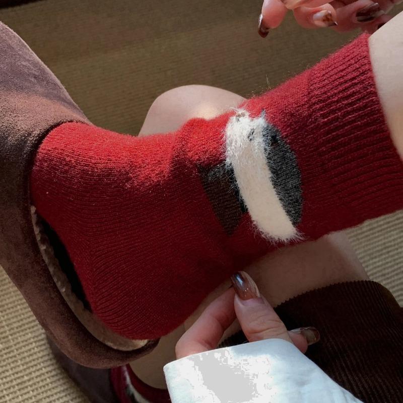 Ladies Autumn and Winter Warm Trend This Year Festive Flocking Puppy Mahua Polka Dot Wool Red Tube Pile Socks